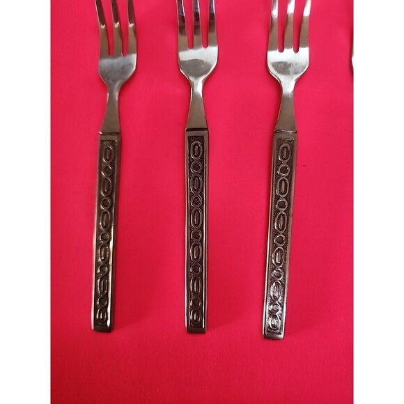 IIC Stainless Steel Imperial International Cutlery 3-Prong Fork Korea Scroll 5." - Picture 2 of 4
